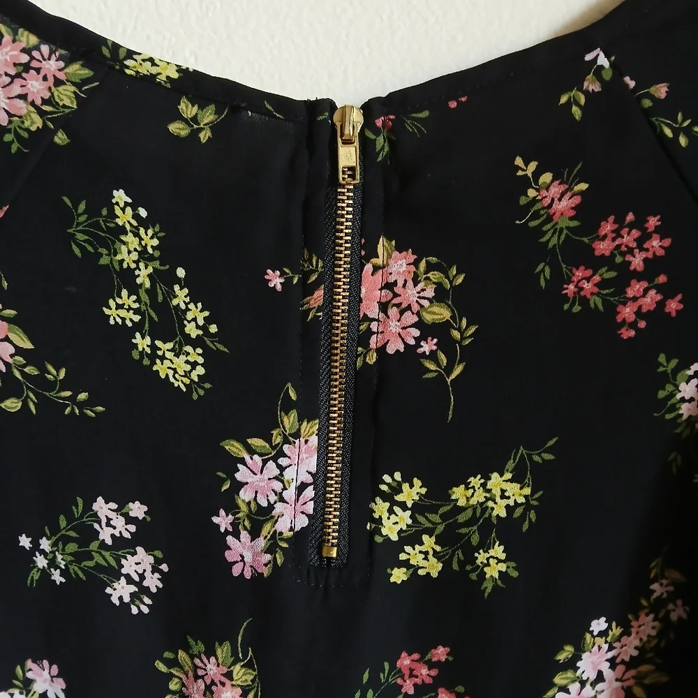 Papermoon Hi-low Floral Blouse Size Medium top - Picture 8 of 9